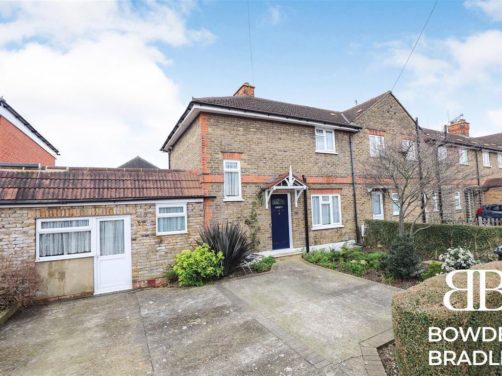 3 bed end terrace house for sale in Greenwood Gardens, Ilford IG6 Zoopla