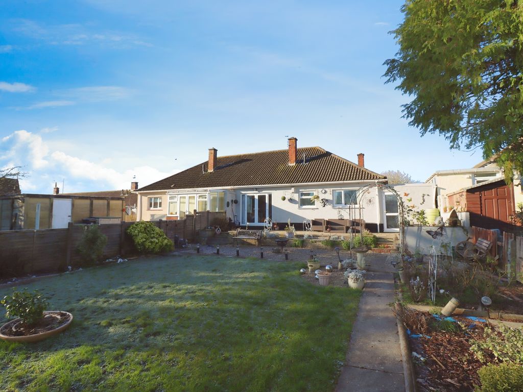 3 bed bungalow for sale in Romney Avenue, Bristol, Somerset BS7, £