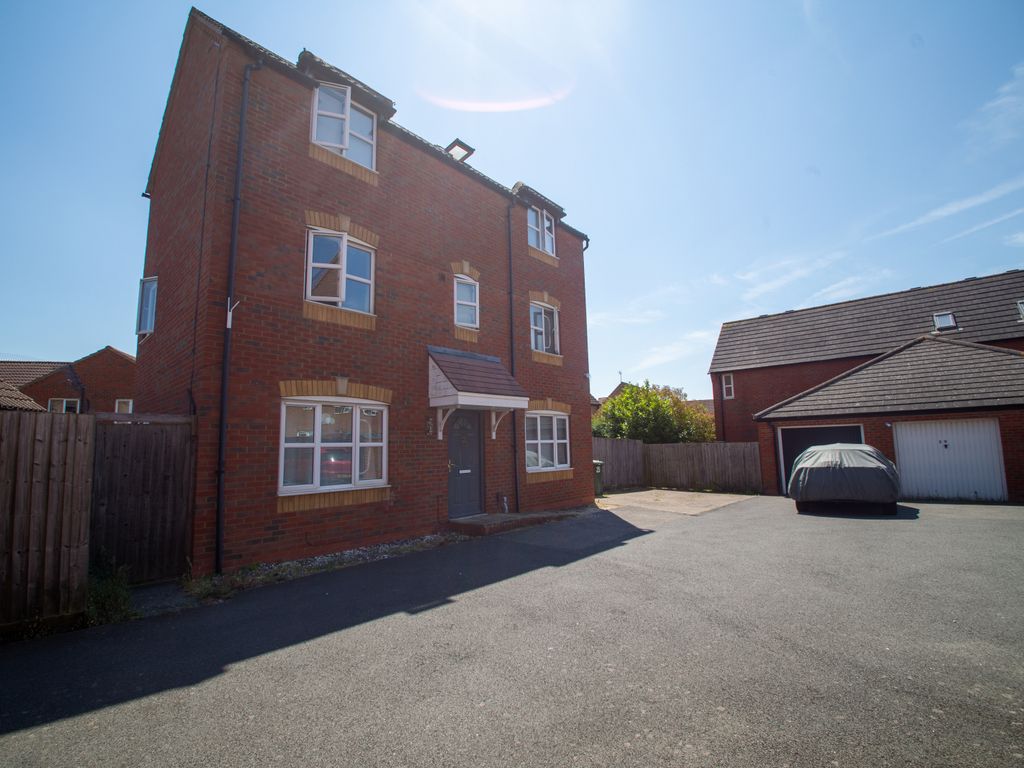 5 bed detached house for sale in Evergreen Drive, Hampton Hargate