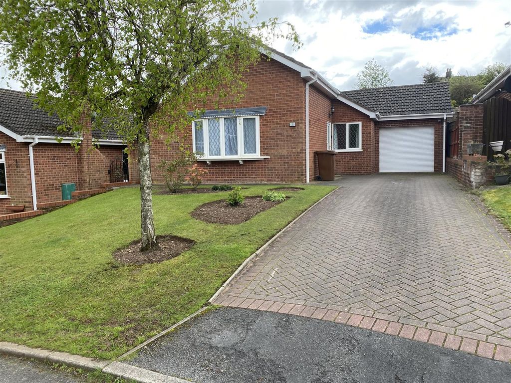 3 bed bungalow for sale in Ladyfields, Sandcliffe Road, Midway