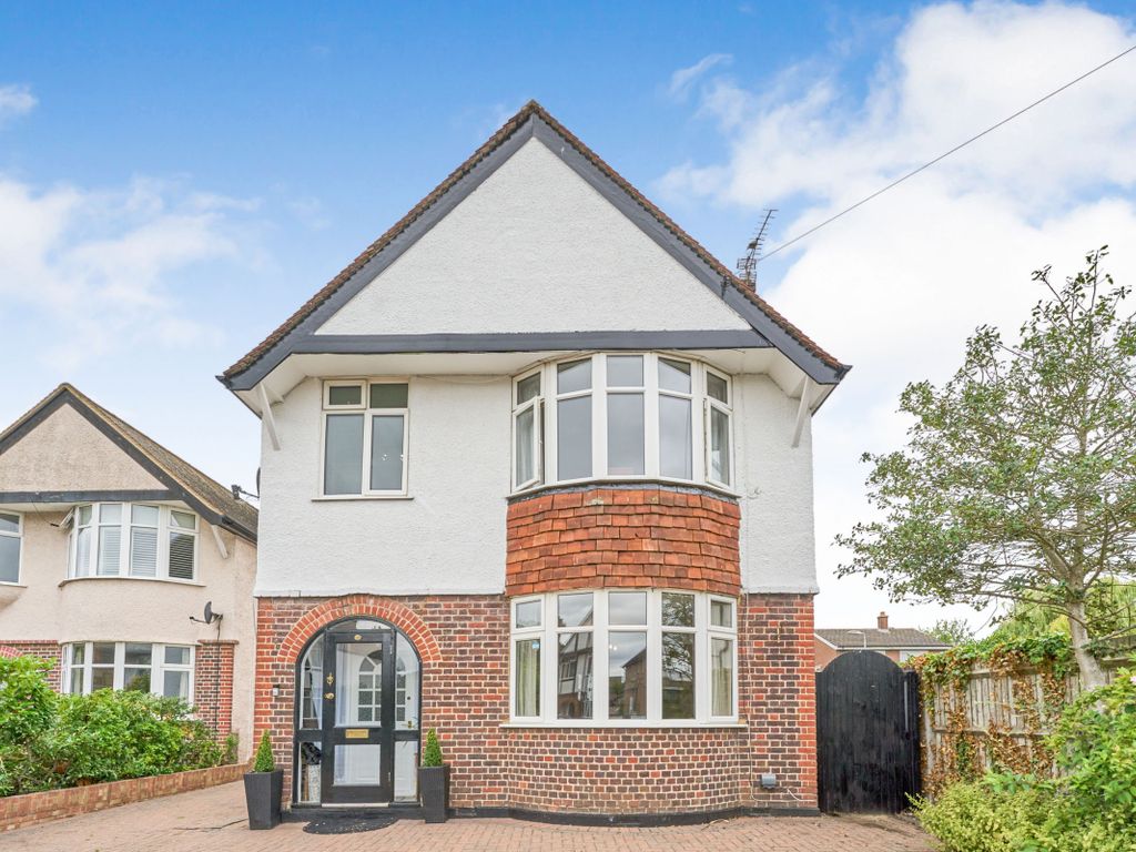 4 bed detached house for sale in School Lane, Addlestone KT15, £650,000