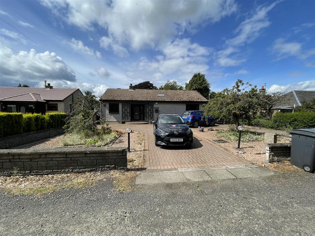 2 bed detached bungalow for sale in Markinch, Glenrothes KY7 Zoopla