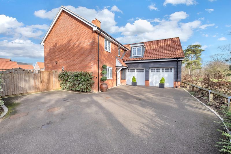 4 bed detached house for sale in Shearing Street, Bury St. Edmunds IP32