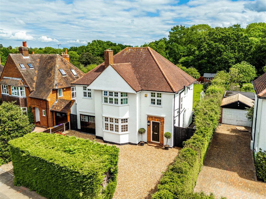 4 bed detached house for sale in Cowslip Hill, Letchworth Garden City