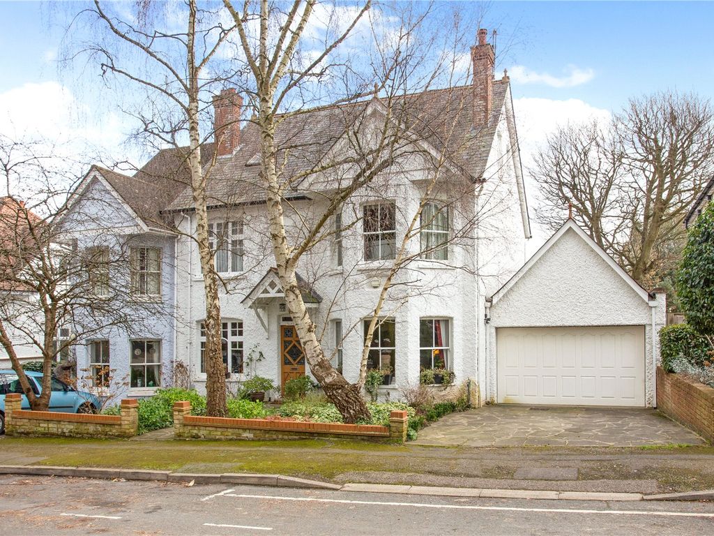 5 bed semidetached house for sale in South Road, Chorleywood