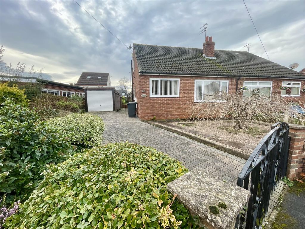 3 bed semidetached bungalow for sale in Beech Close, Sherburn In Elmet