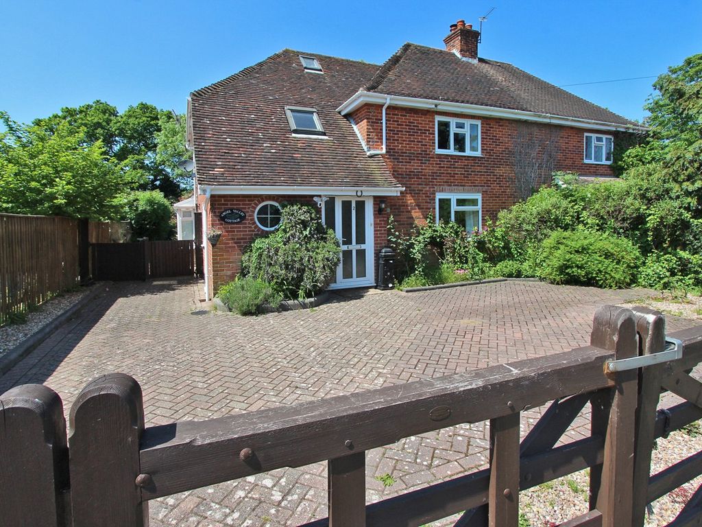 5 bed semidetached house for sale in Fathersfield, Brockenhurst