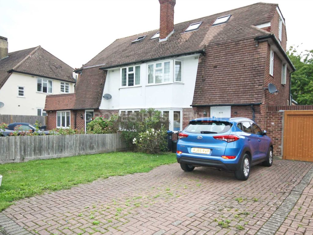 5 bed semidetached house to rent in West Barnes Lane, New Malden KT3