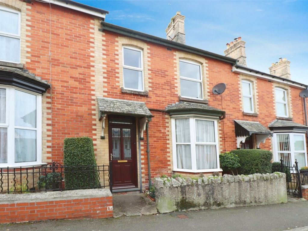 3 bed terraced house for sale in Croft Road, Holsworthy EX22, £180,000