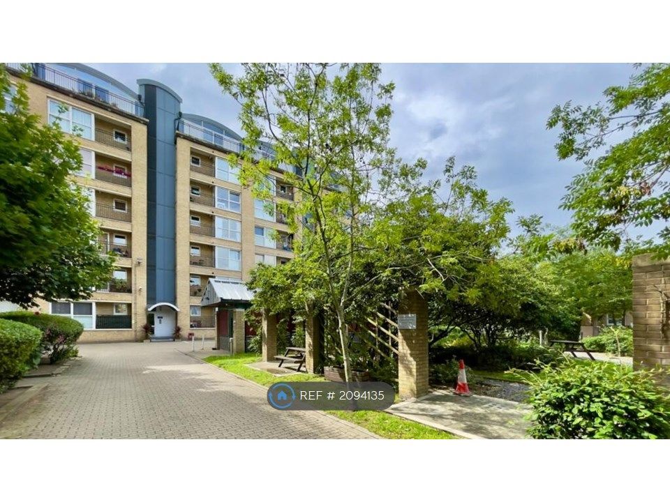 2 bed flat to rent in Tivoli Court, London SE16, £2,800 pcm Zoopla