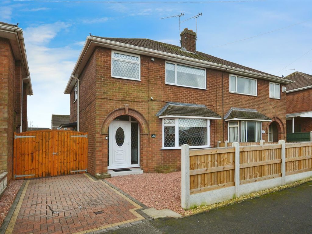 3 bed semidetached house for sale in Copse Road, Scunthorpe DN16, £