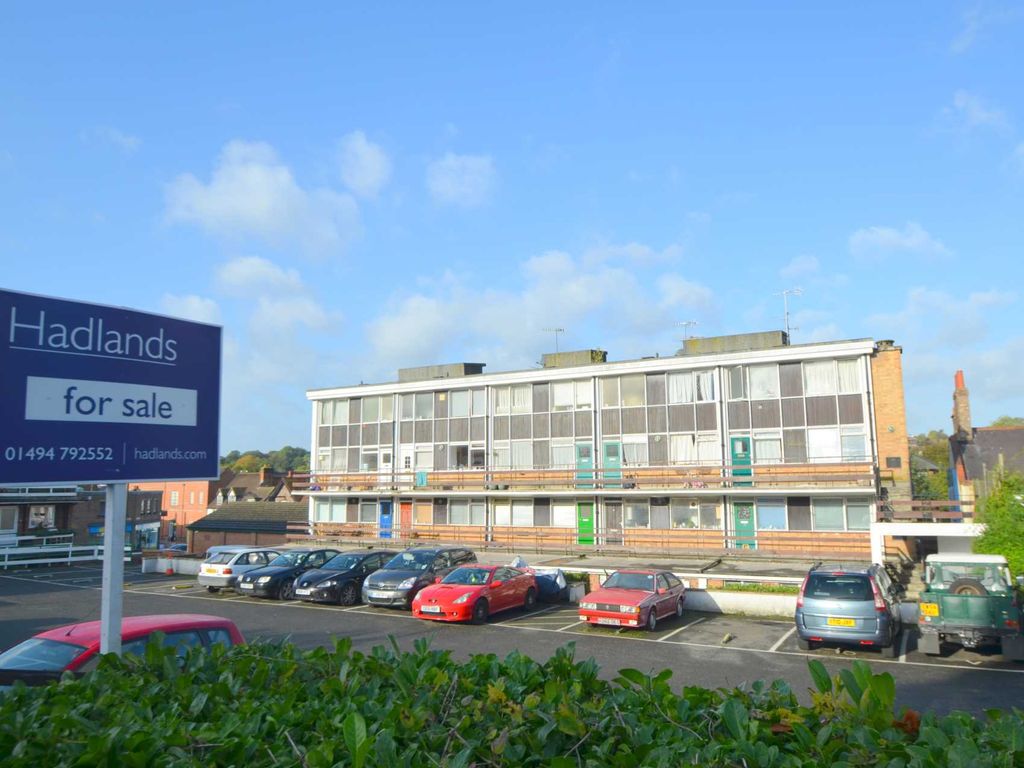 1 bed flat to rent in White Hill Court, Chesham HP5, £1,050 pcm Zoopla