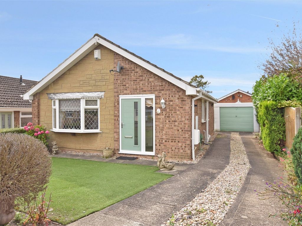 2 bed bungalow for sale in Grange Lane, Kippax, Leeds LS25, £275,000