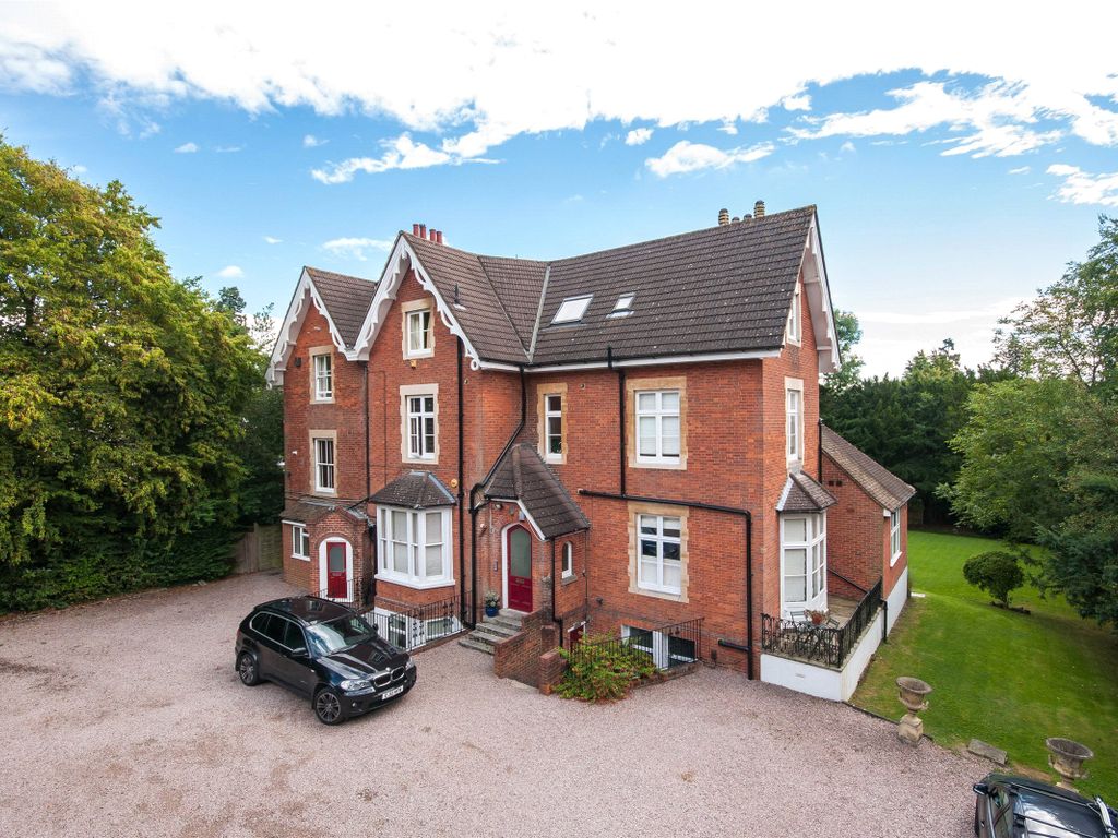 1 bed flat to rent in Caverswall Court, 22 Alders Road, Reigate, Surrey