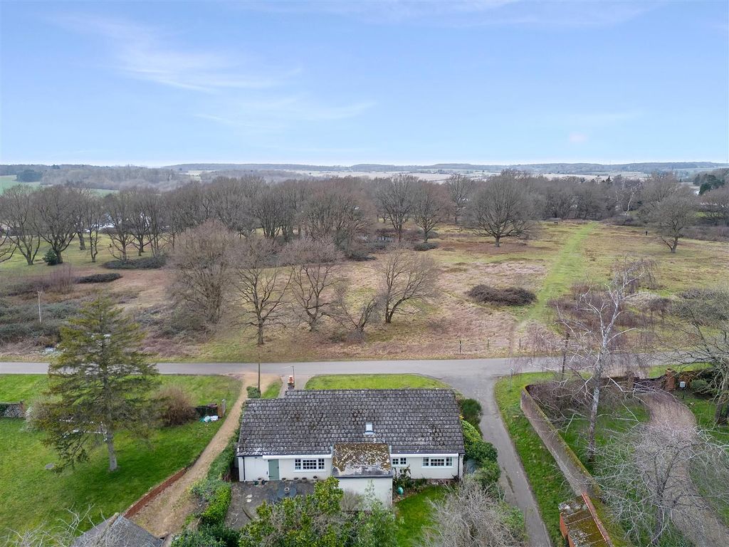 2 bed detached bungalow for sale in Patmore Heath, Albury, Ware SG11, £