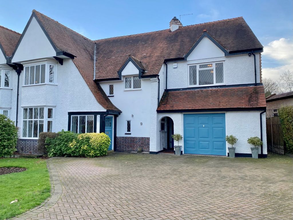 The Crescent, Solihull B91  