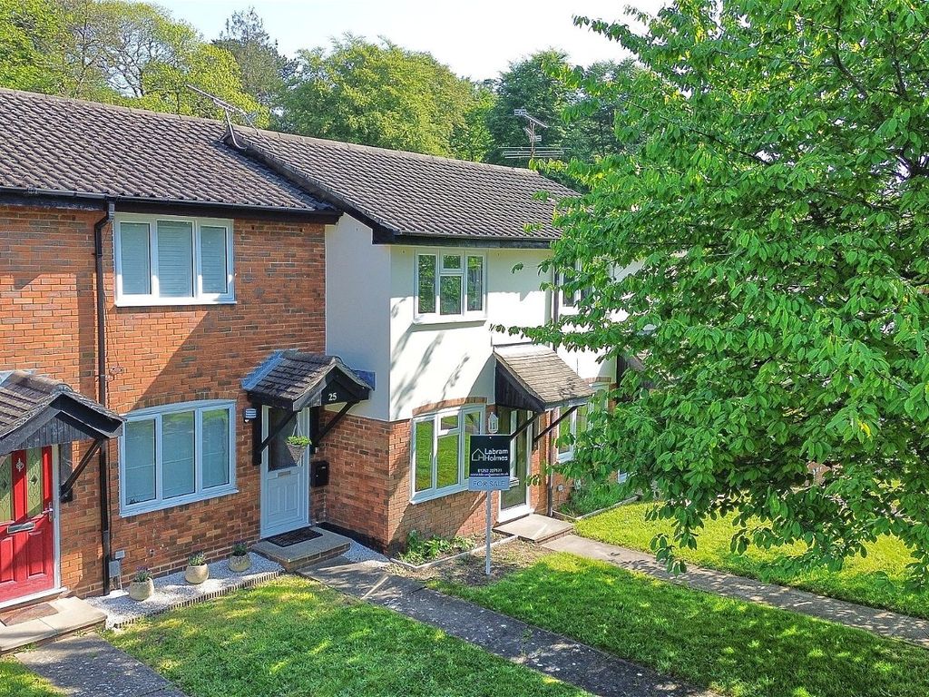 2 bed terraced house for sale in Kingfisher Close, Farnborough GU14