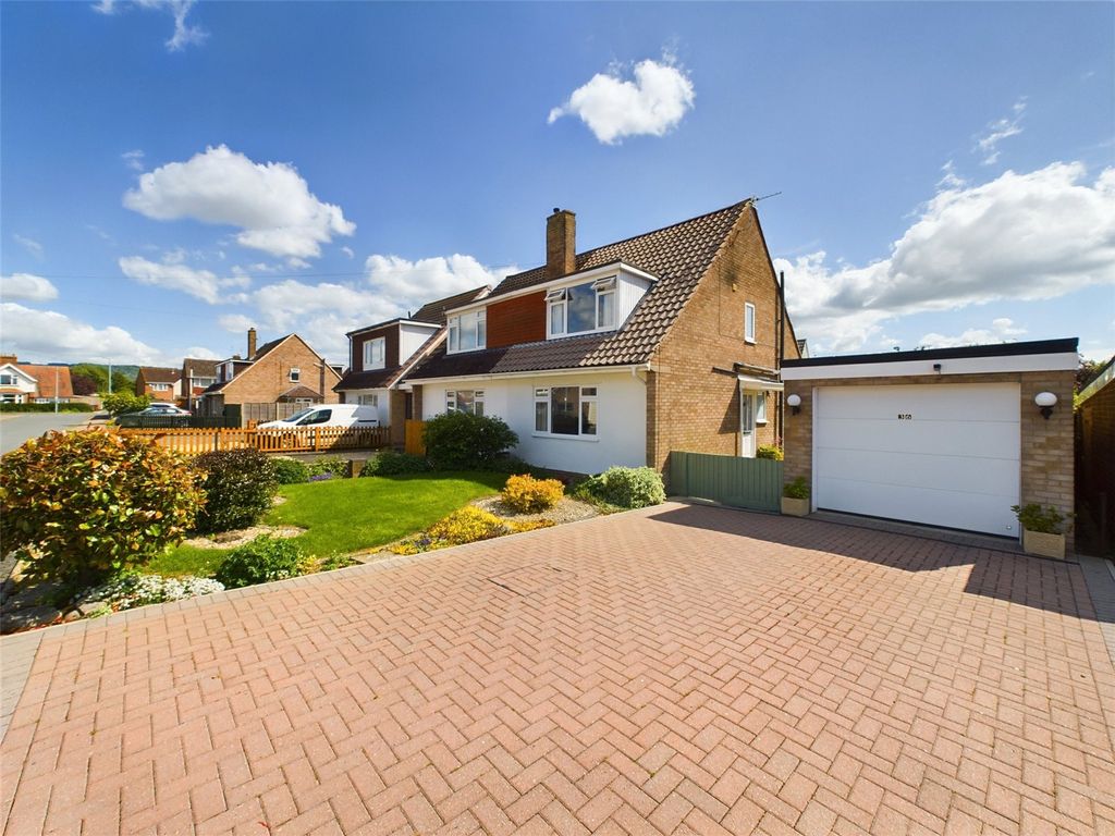 3 bed semidetached house for sale in Astor Close, Brockworth