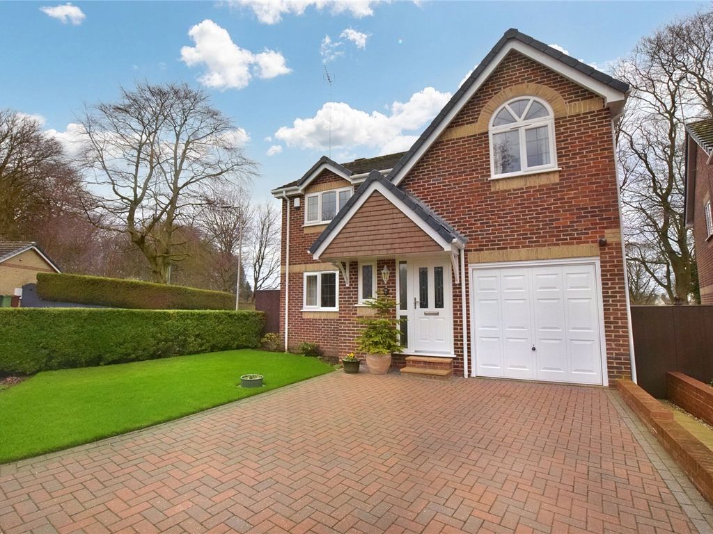 4 bed detached house for sale in Maple Grove, New Farnley, Leeds, West
