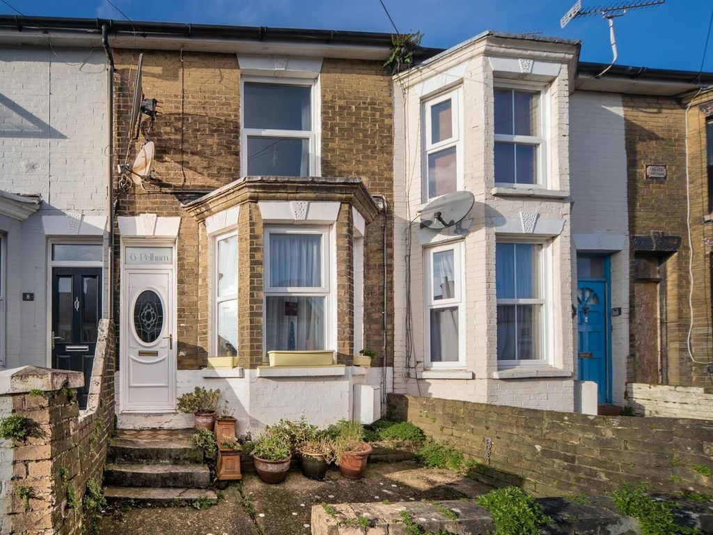 2 bed terraced house for sale in Pelham Road, Cowes PO31, £210,000 Zoopla