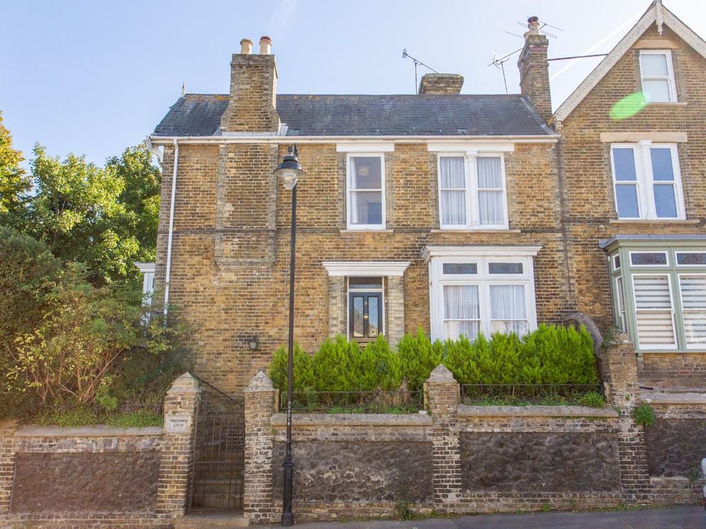 4 bed property for sale in Ospringe Road, Faversham ME13 Zoopla