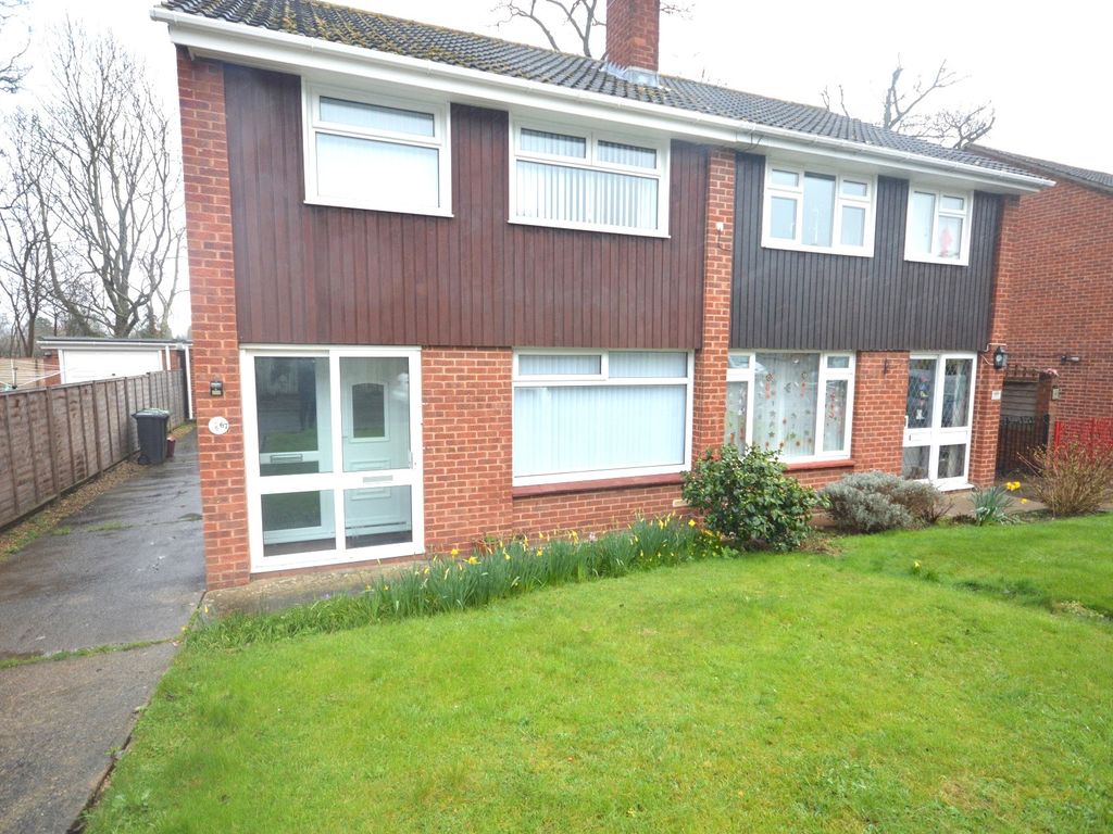 3 bed semidetached house to rent in Newhayes Close, St Thomas, Exeter