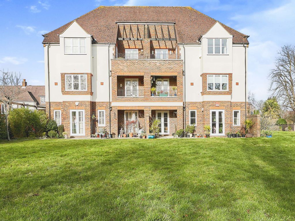 2 bed flat for sale in St. Martins Mews, Pyrford, Woking GU22 Zoopla