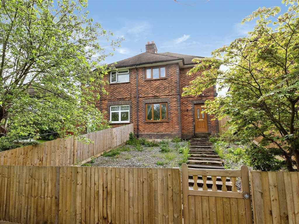 3 bed semidetached house for sale in Oak Road, Tunbridge Wells, Kent