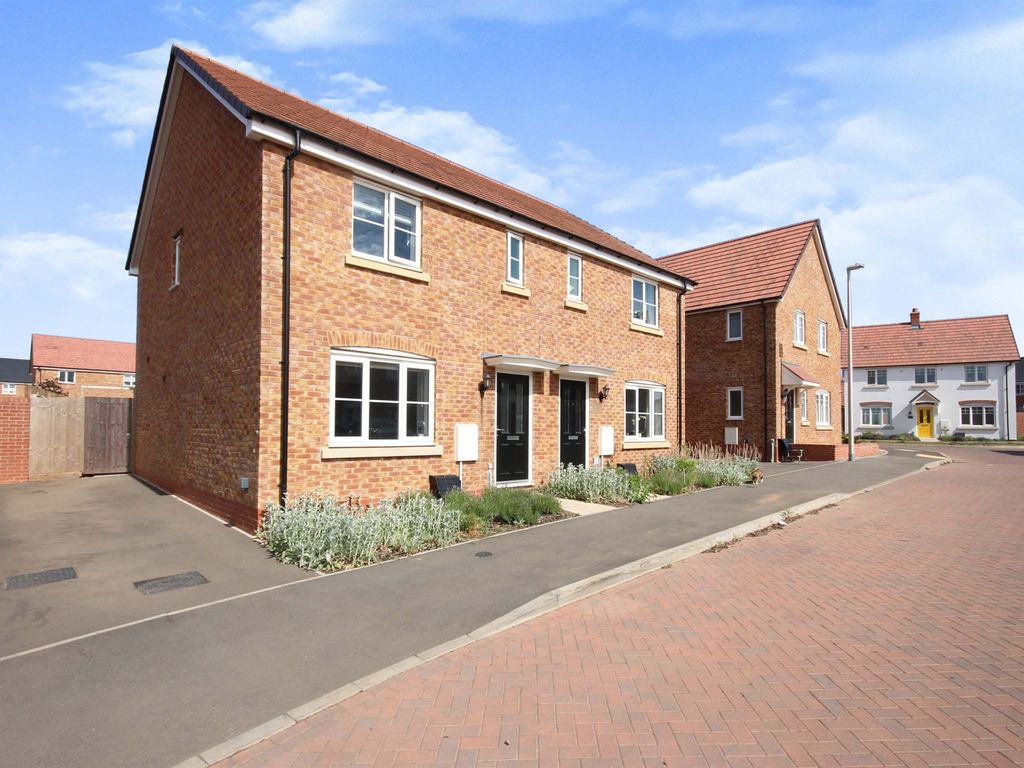 3 bed semidetached house for sale in Antrobus Gardens,