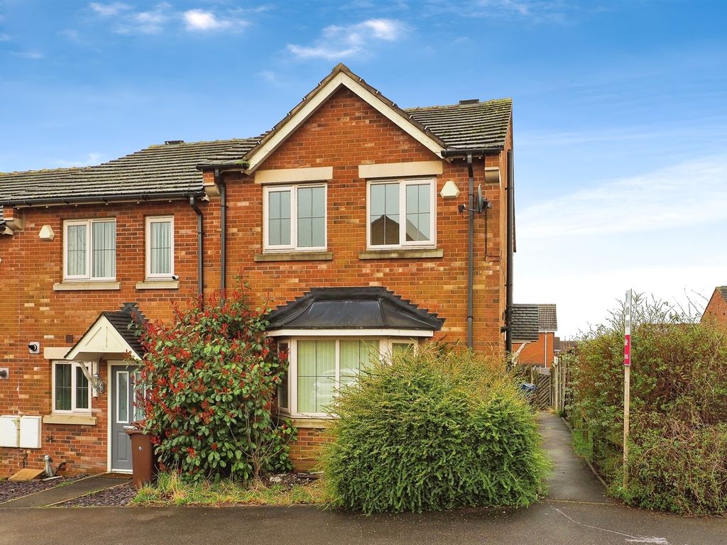 3 bed town house for sale in Gilder Way, Shafton, Barnsley S72, £