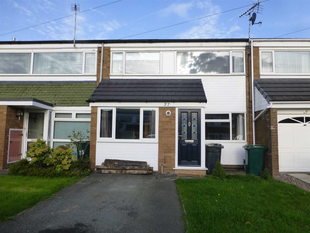 3 bed terraced house to rent in Bridgewater Drive, Vicars Cross