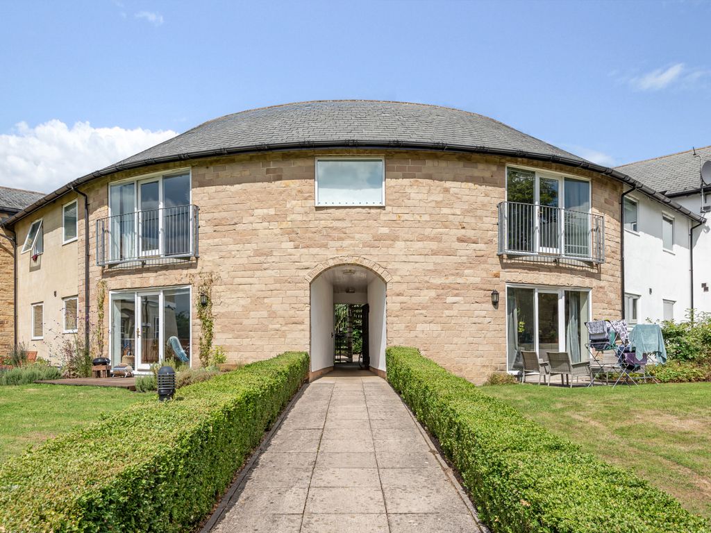 2 bed flat for sale in Moor Allerton Hall, Lidgett Lane, Roundhay