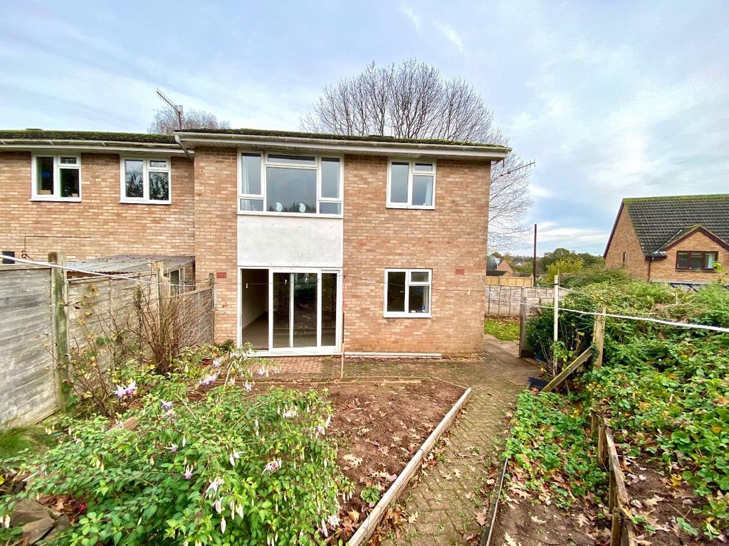 1 bed flat to rent in Carew Road, Tiverton, Devon EX16, £675 pcm Zoopla