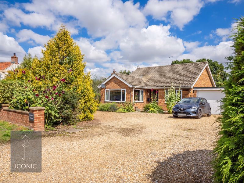 3 bed detached bungalow for sale in Elsing Road, Lyng, Norwich NR9, £