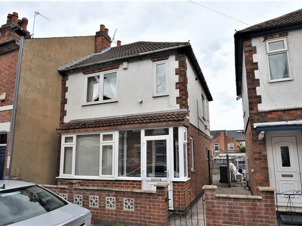3 bed semidetached house for sale in Belvoir Street, New Normanton