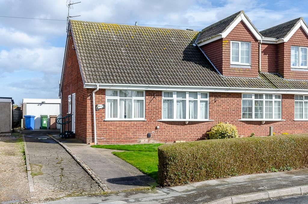 2 bed semidetached bungalow for sale in Oak Avenue, Withernsea HU19