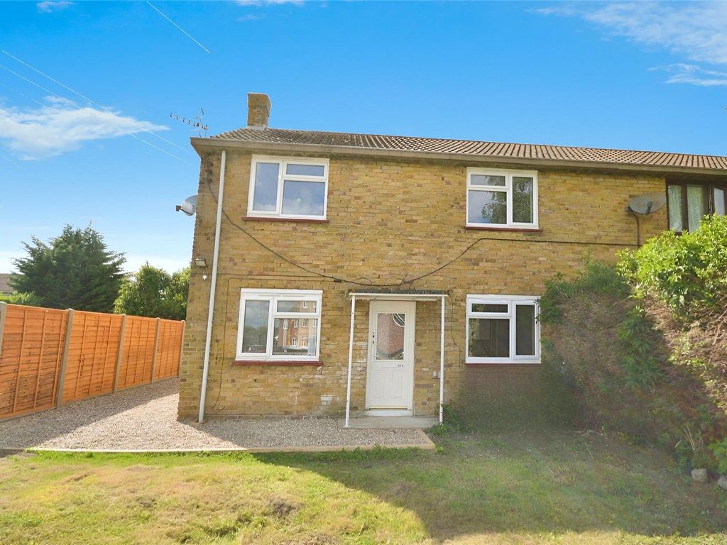 3 bed detached house to rent in Lower Road, Faversham, Kent ME13, £