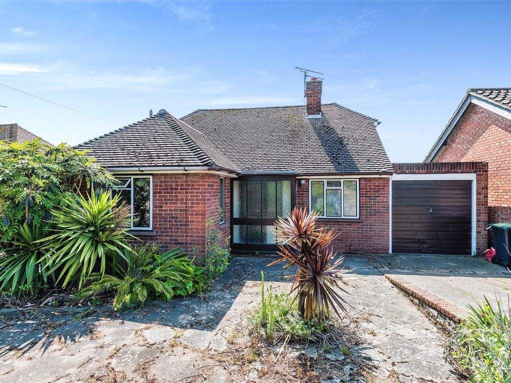 3 bed bungalow for sale in Dumpton Park Drive, Broadstairs, Kent CT10