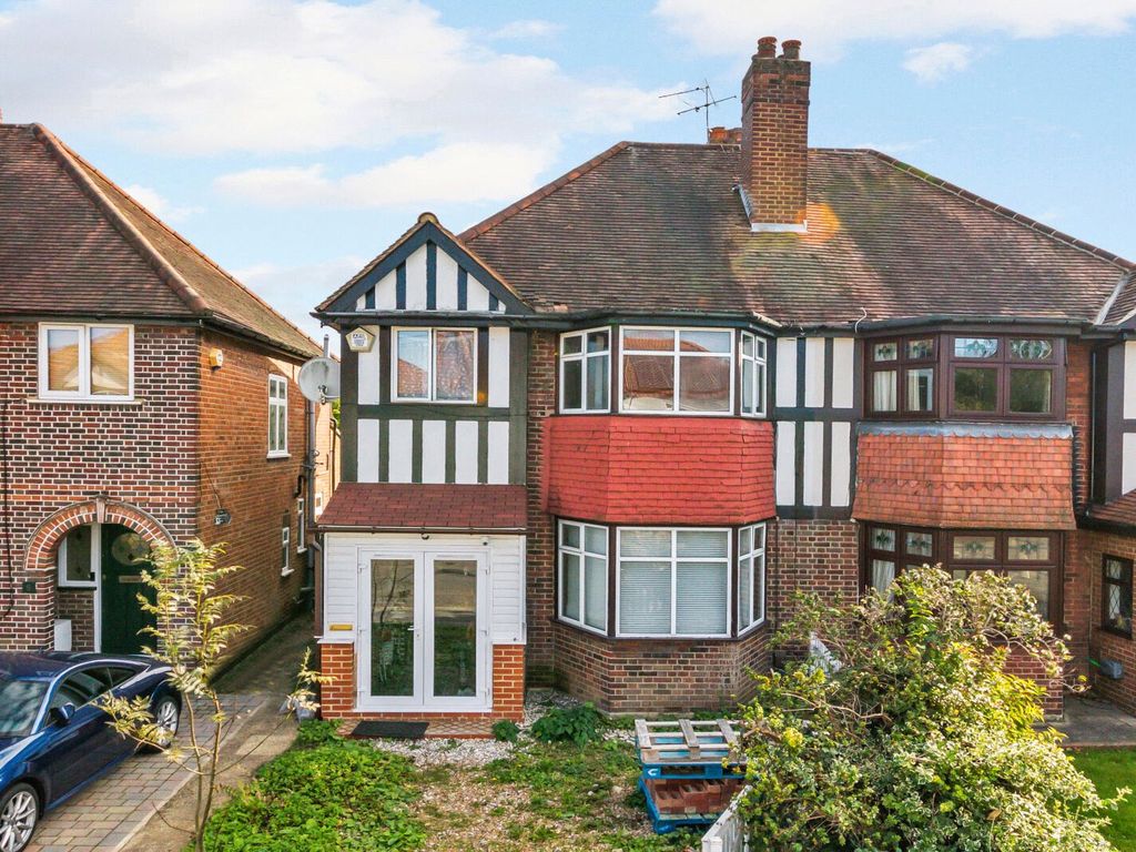 3 bed semidetached house for sale in Blakes Terrace, New Malden KT3, £