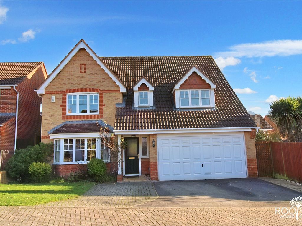 4 bed detached house for sale in Yarrow Close, Thatcham, Berkshire RG18