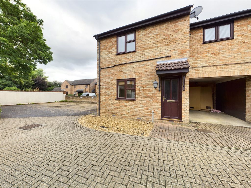 2 bed end terrace house for sale in Mortimer Row, Somersham, Huntingdon