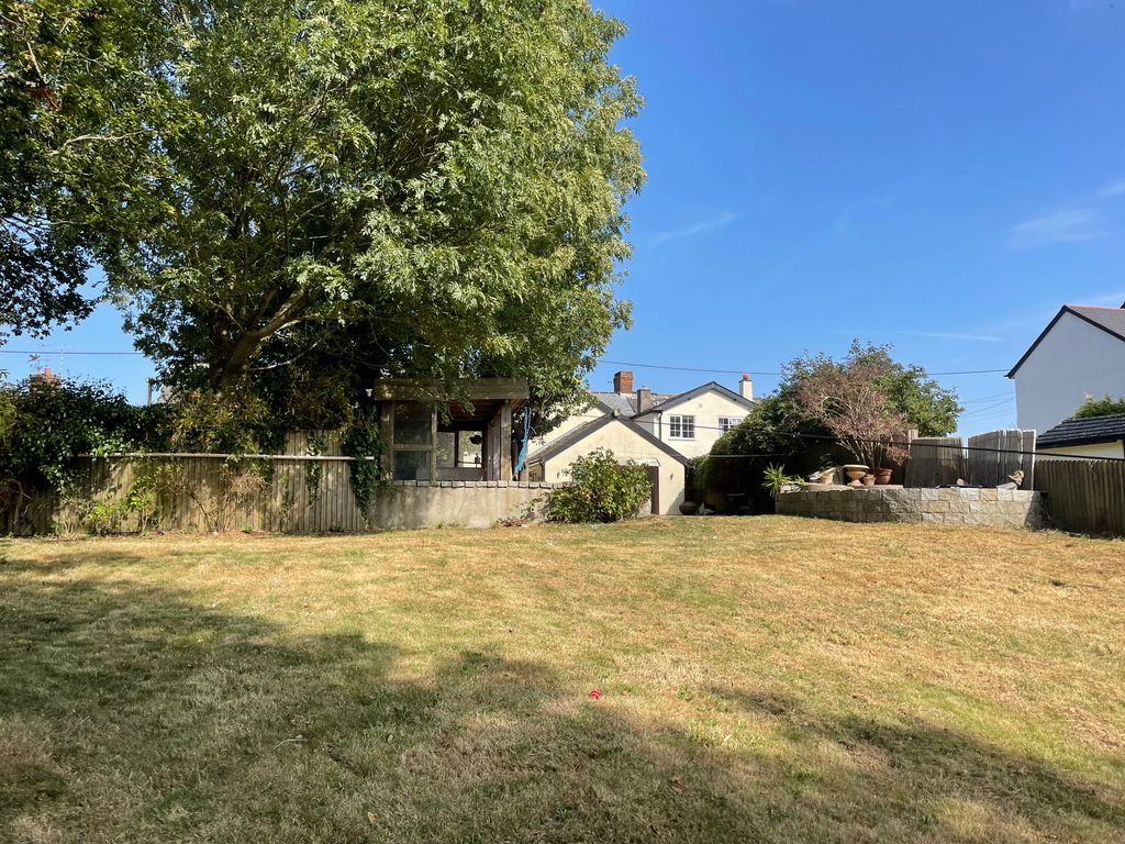 3 bed semidetached house to rent in Cheriton Cheriton