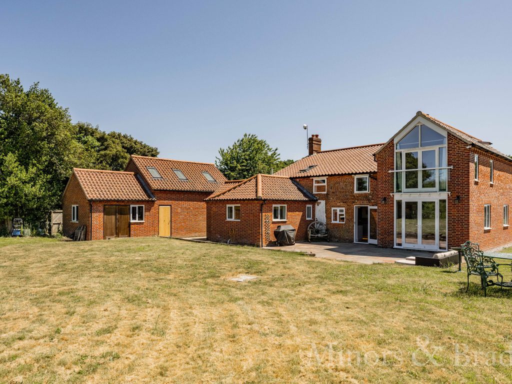5 bed detached house for sale in Woodgate, Aylsham, Norwich NR11 Zoopla