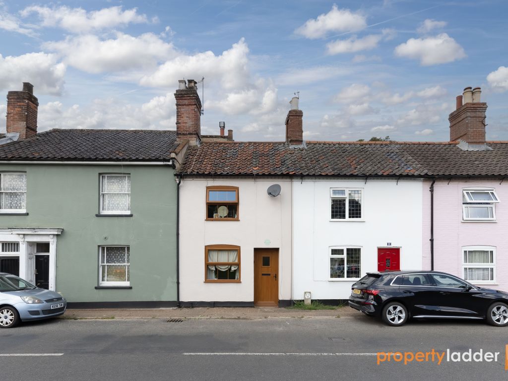 3 bed terraced house for sale in Spixworth Road, Old Catton, Norwich