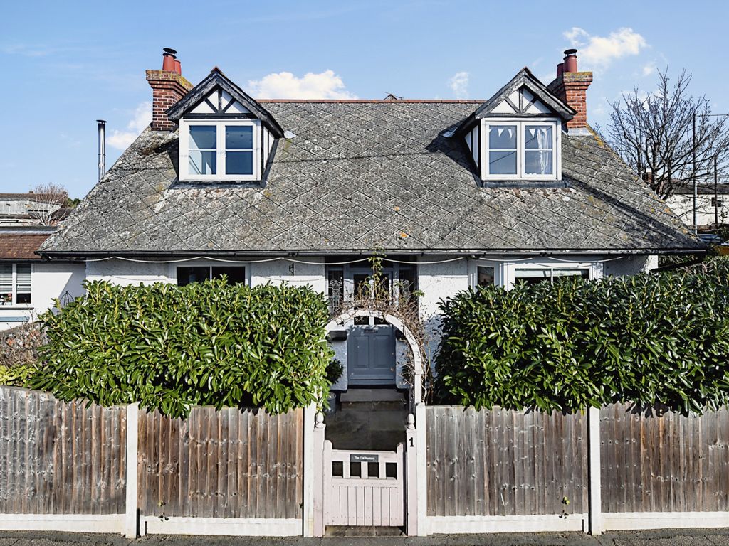 3 bed detached house for sale in Hillside Road, BurnhamOnCrouch