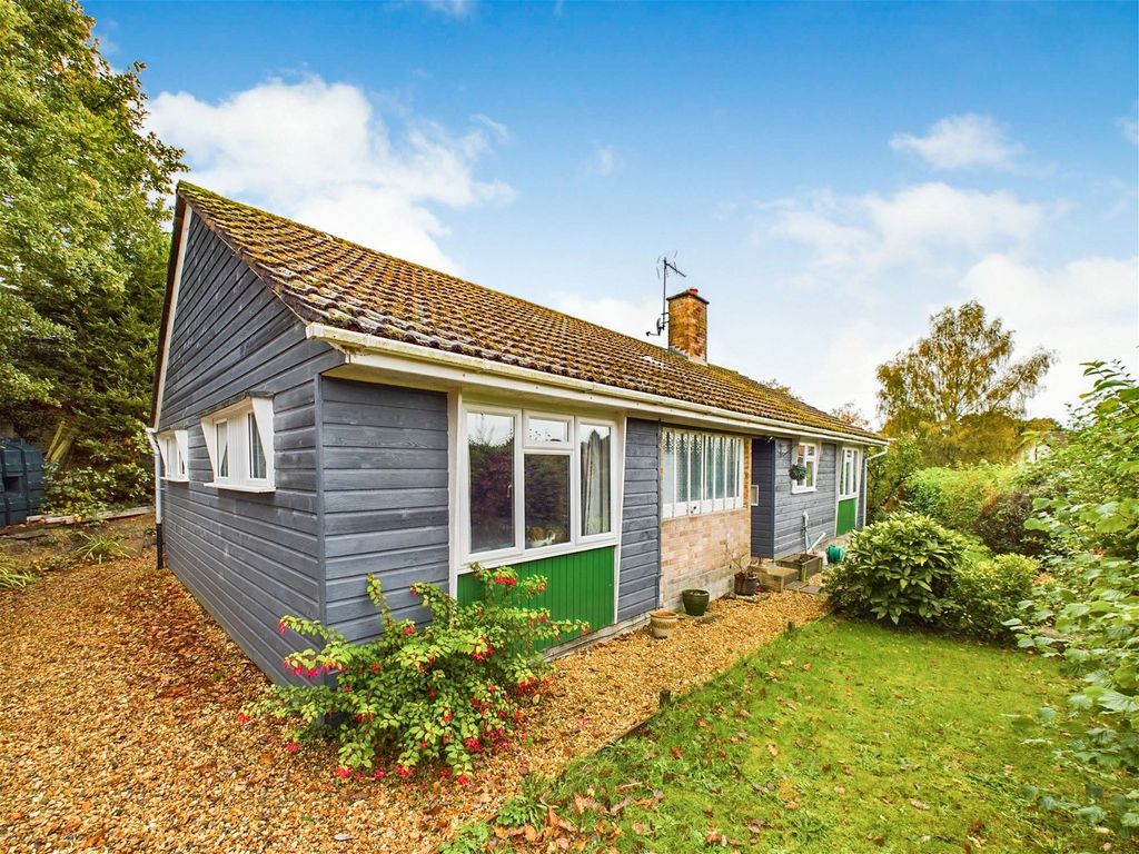 3 bed bungalow for sale in Gaggle Wood, Mannings Heath, Horsham RH13, £