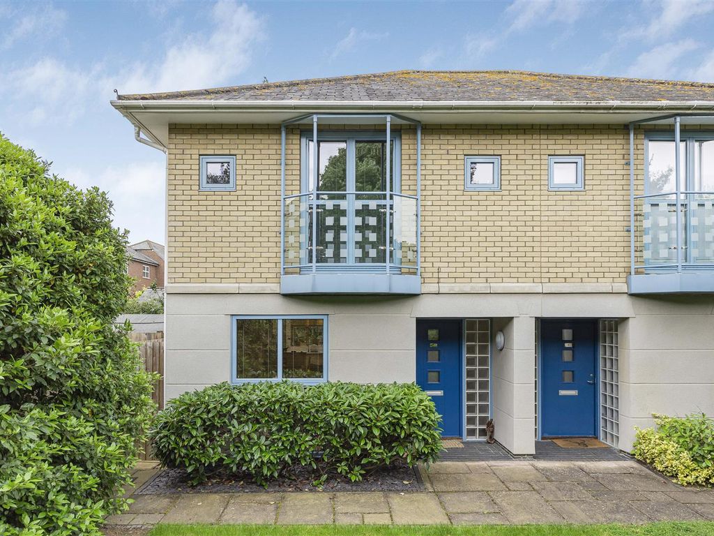 2 bed semidetached house for sale in Hurdles Way, Duxford, Cambridge