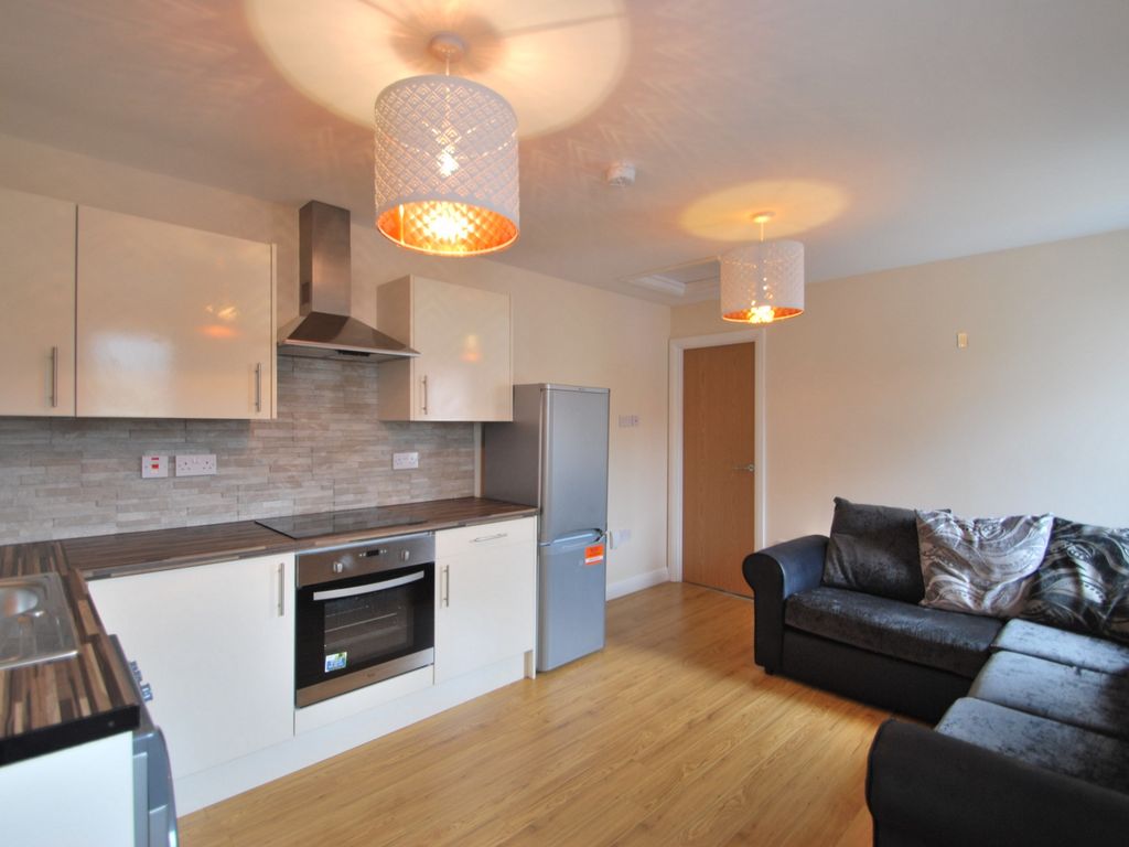 2 bed flat to rent in Hendy Street, Roath CF23 Zoopla