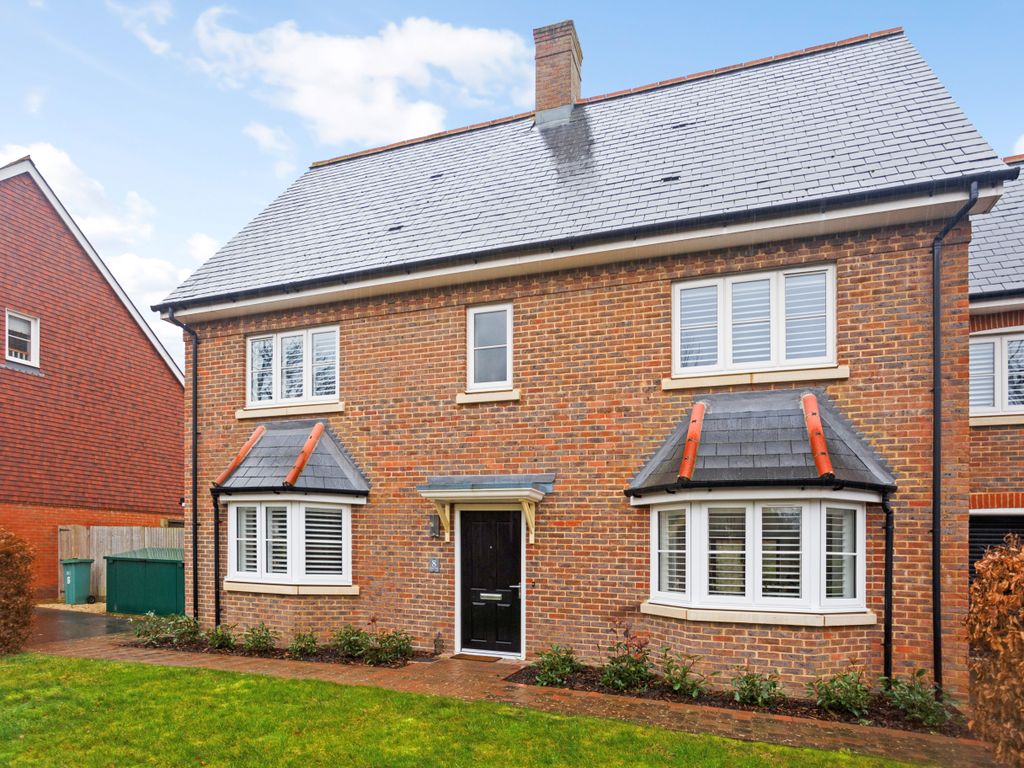 4 bed detached house for sale in Cook Way, Broadbridge Heath RH12, £