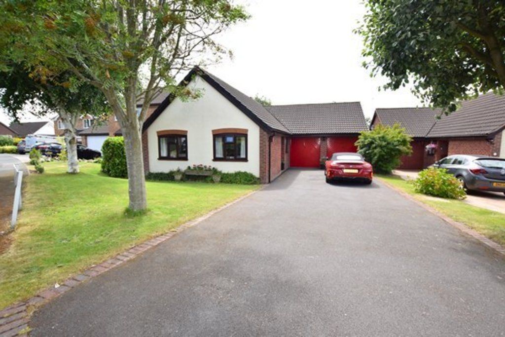 3 bed detached bungalow for sale in Croft Way, Market Drayton, Shropshire TF9, £435,000 Zoopla
